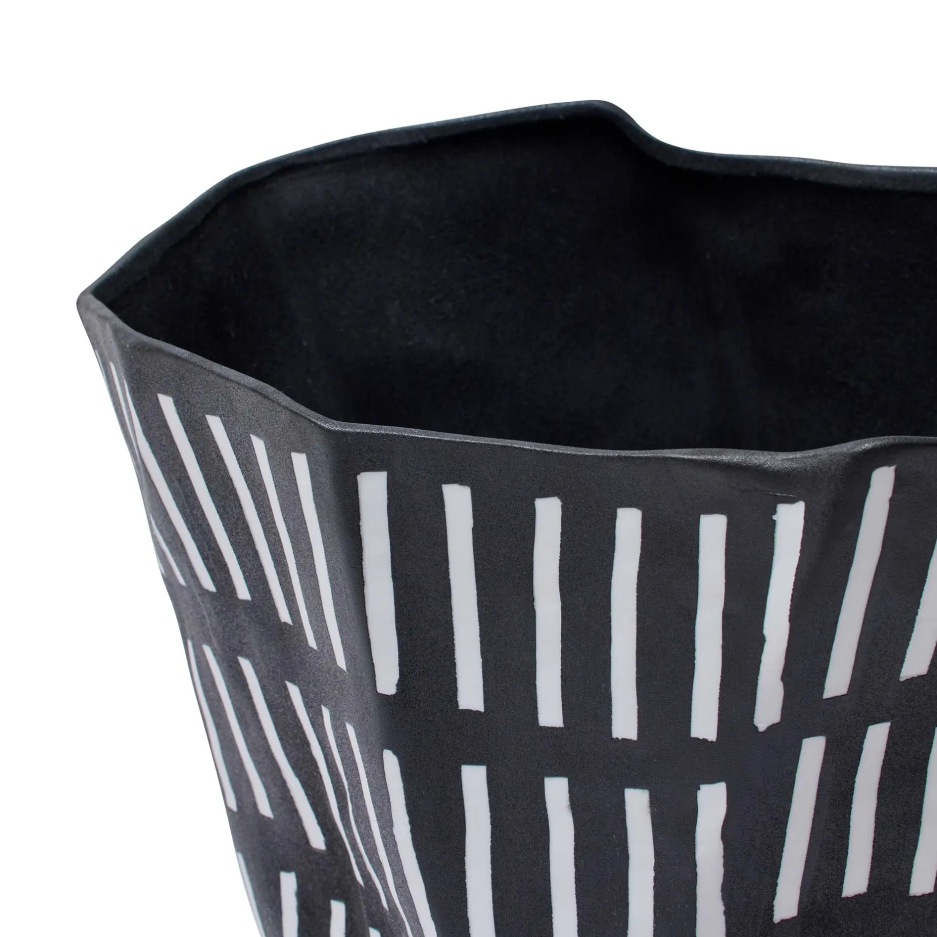 Best Horgans Emi Vase Black & White
