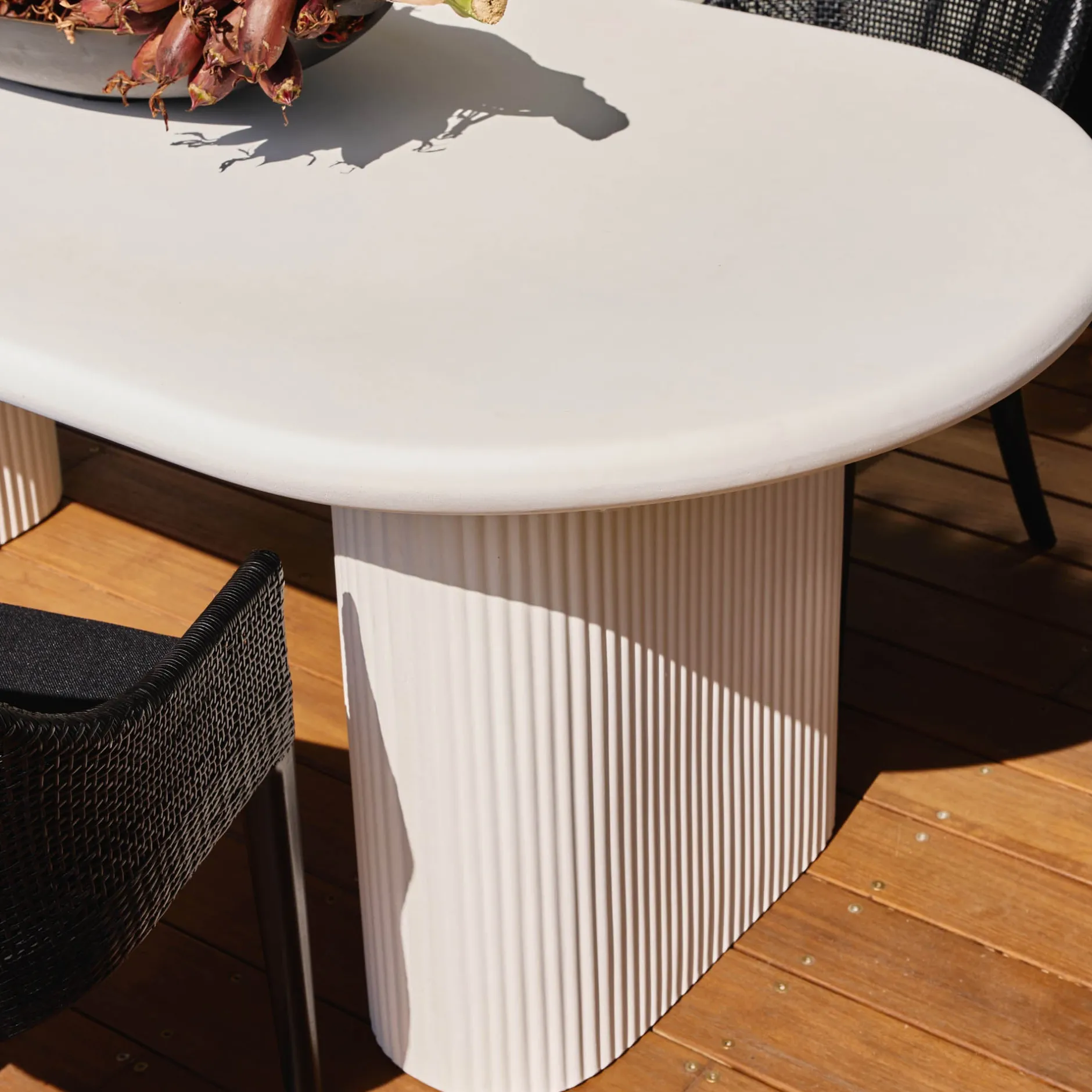 Fashion Horgans Hera Oval Outdoor Dining Table White