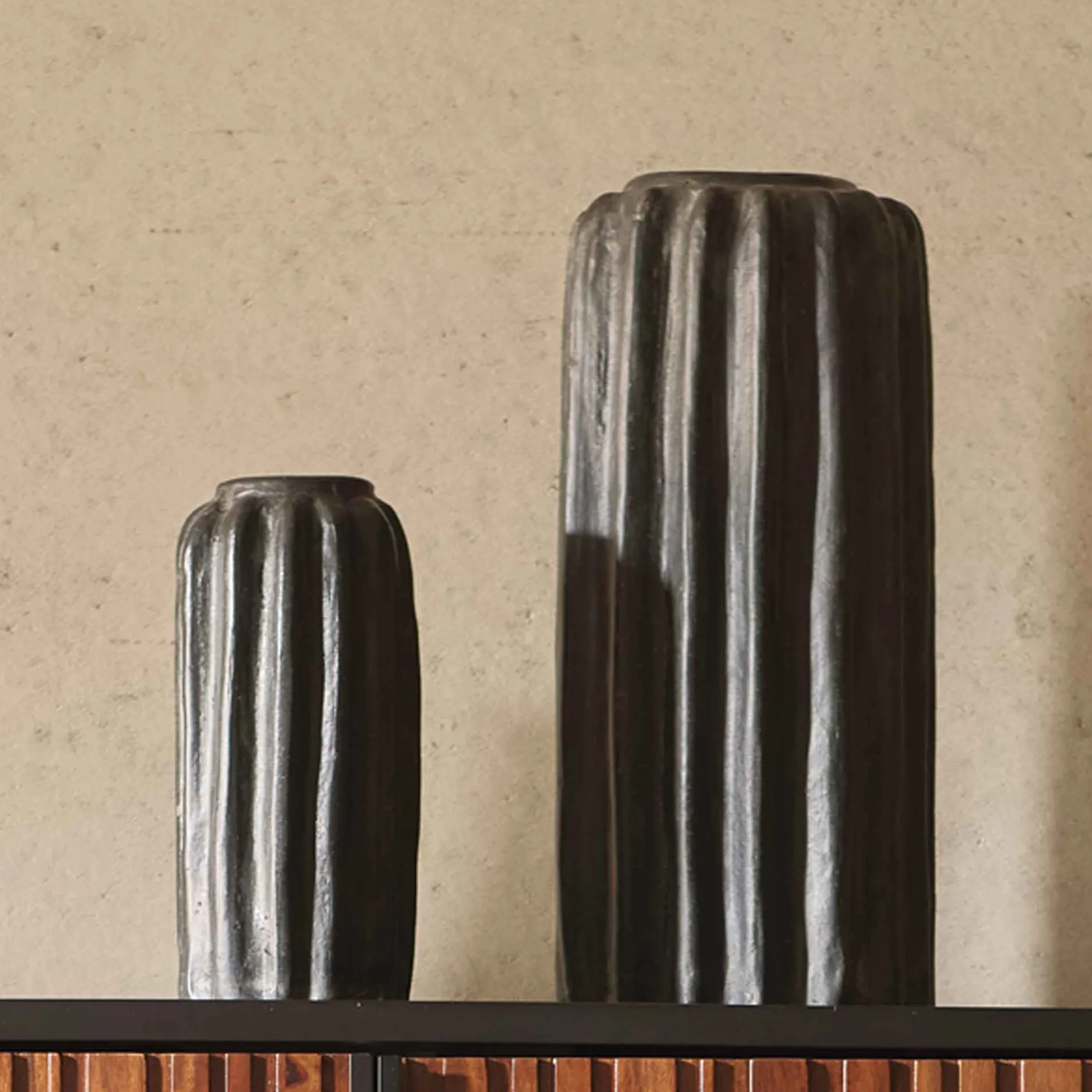 New Horgans Ika Vase Small Black