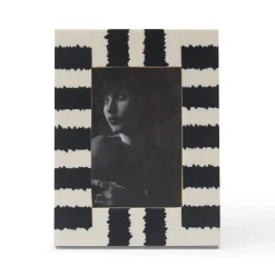 Hot Horgans Kuma Photo Frame 4 x 6 White & Black