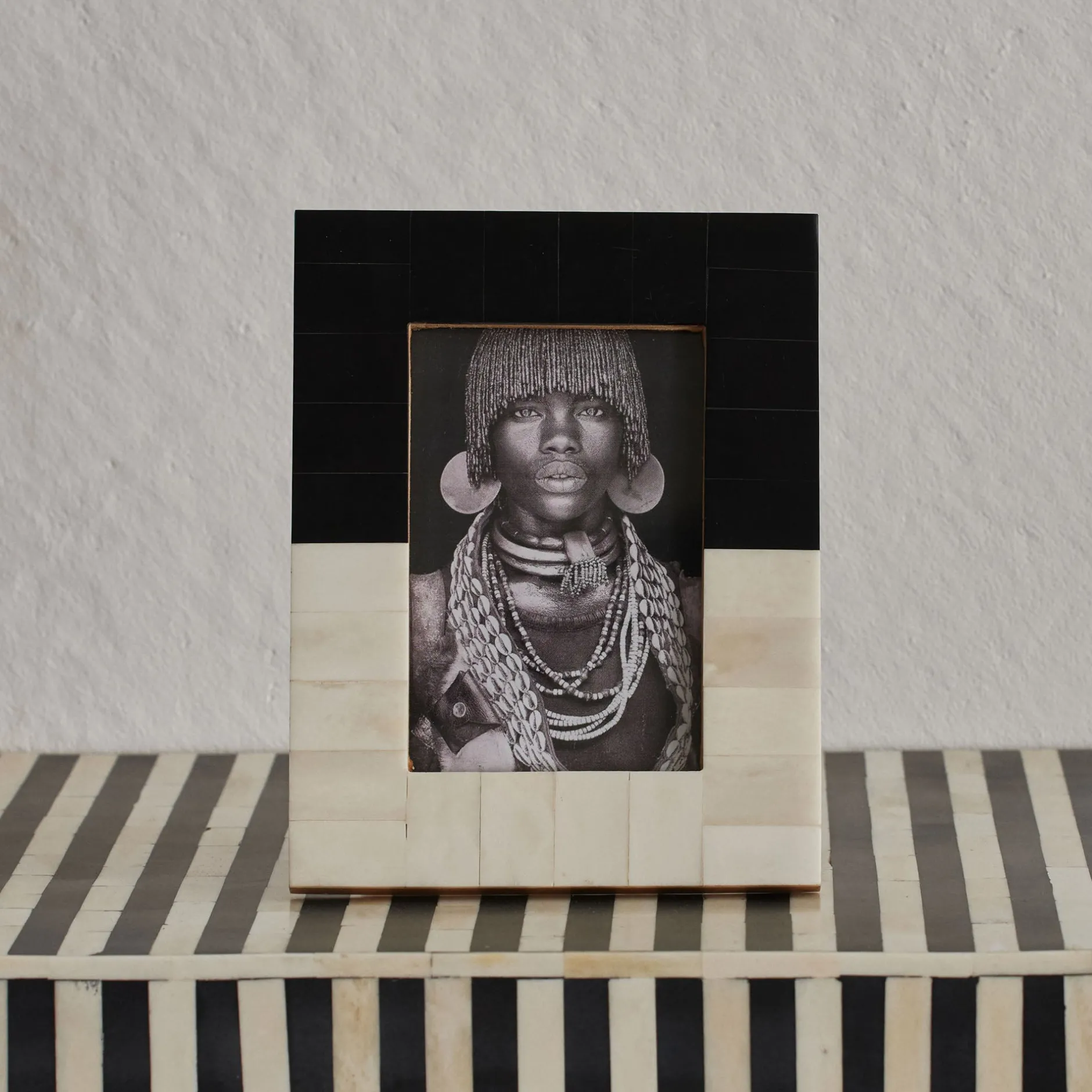 Discount Horgans Othello Photo Frame Small 4 x 6 Black & White